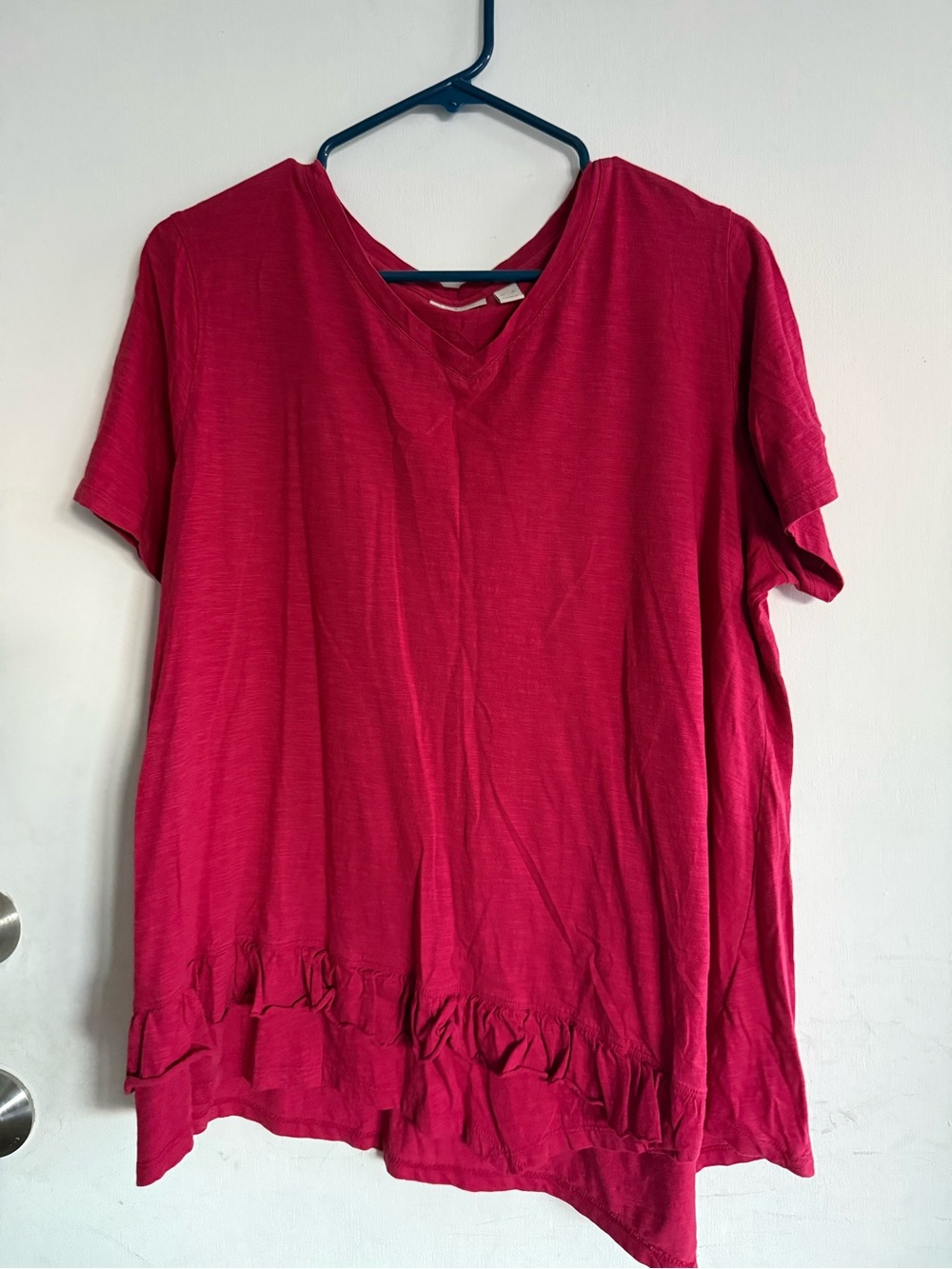 LOGO by Lori Goldstein V-Neck Short Sleeve Top in Fuchsia